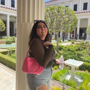 Meet your Posher, Alondra